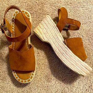2/$30 Universal Thread women wedges (size 7) - only worn once, like new!